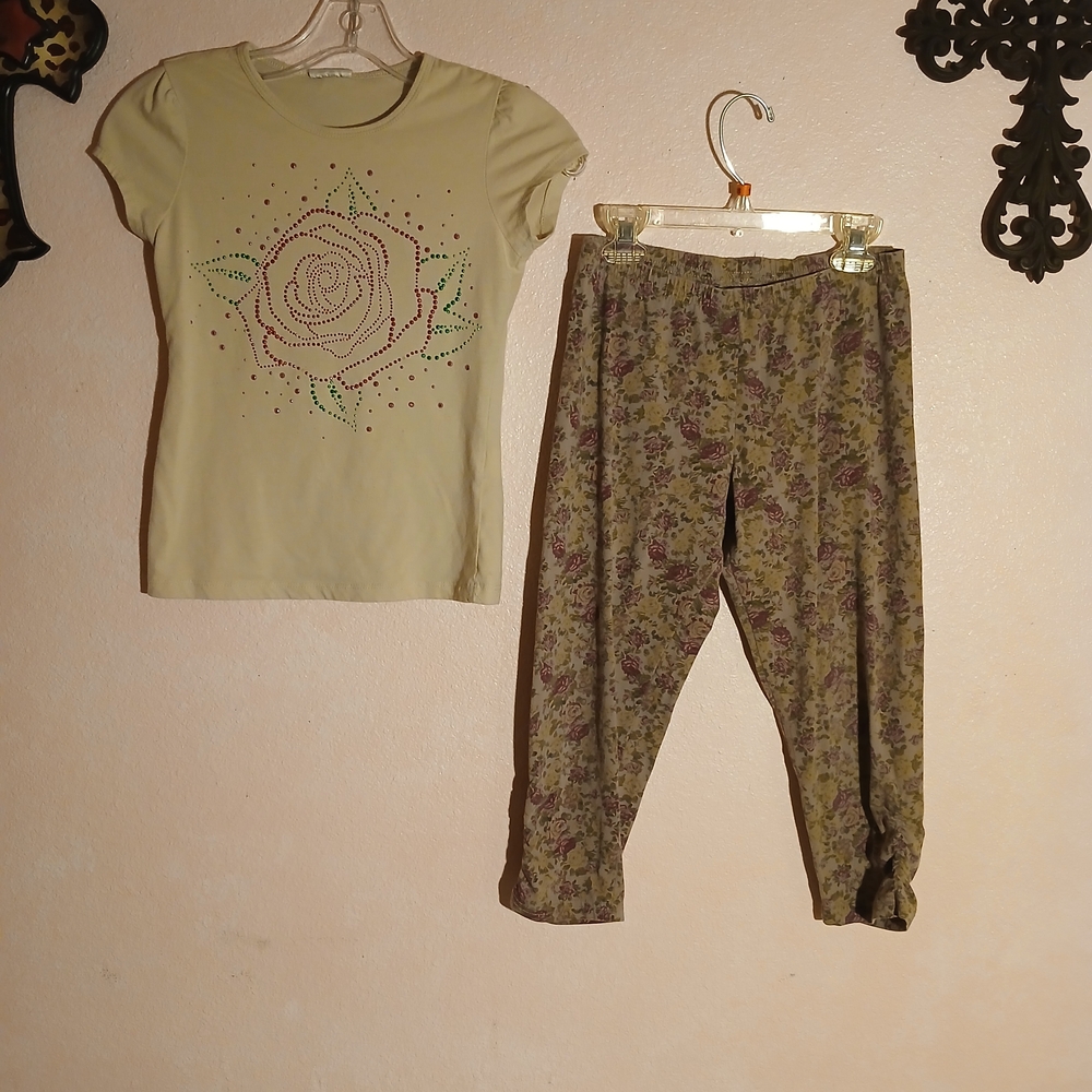 Knitworks Cream Tee with Rose Embellishment - Picture 2 of 7